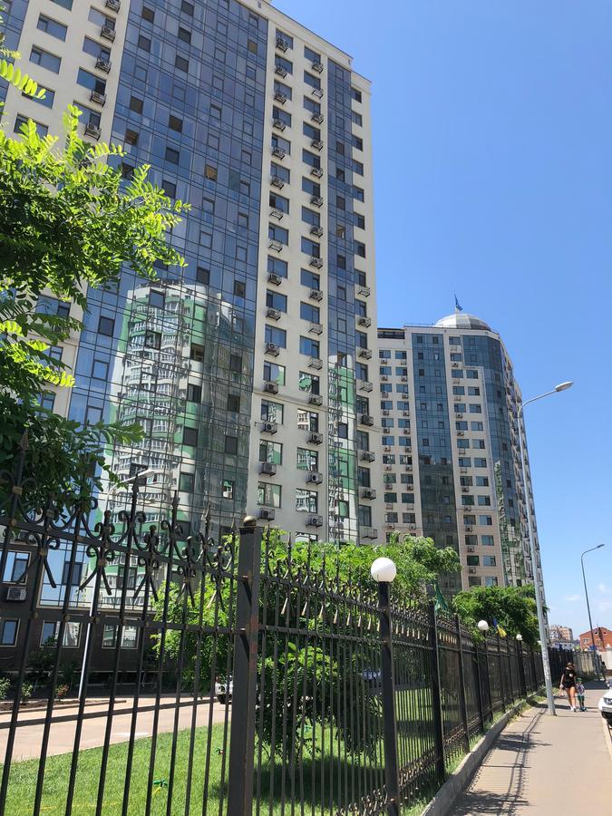 Zhemchuzhnie Apartments On Marselskaya オデッサ エクステリア 写真